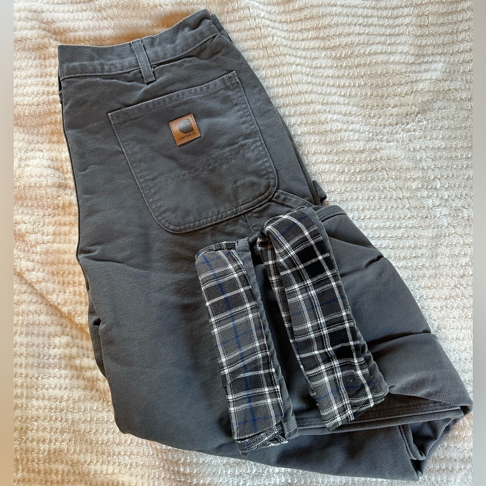 Carhartt flannel lined pants. 36x30. In like new condition.